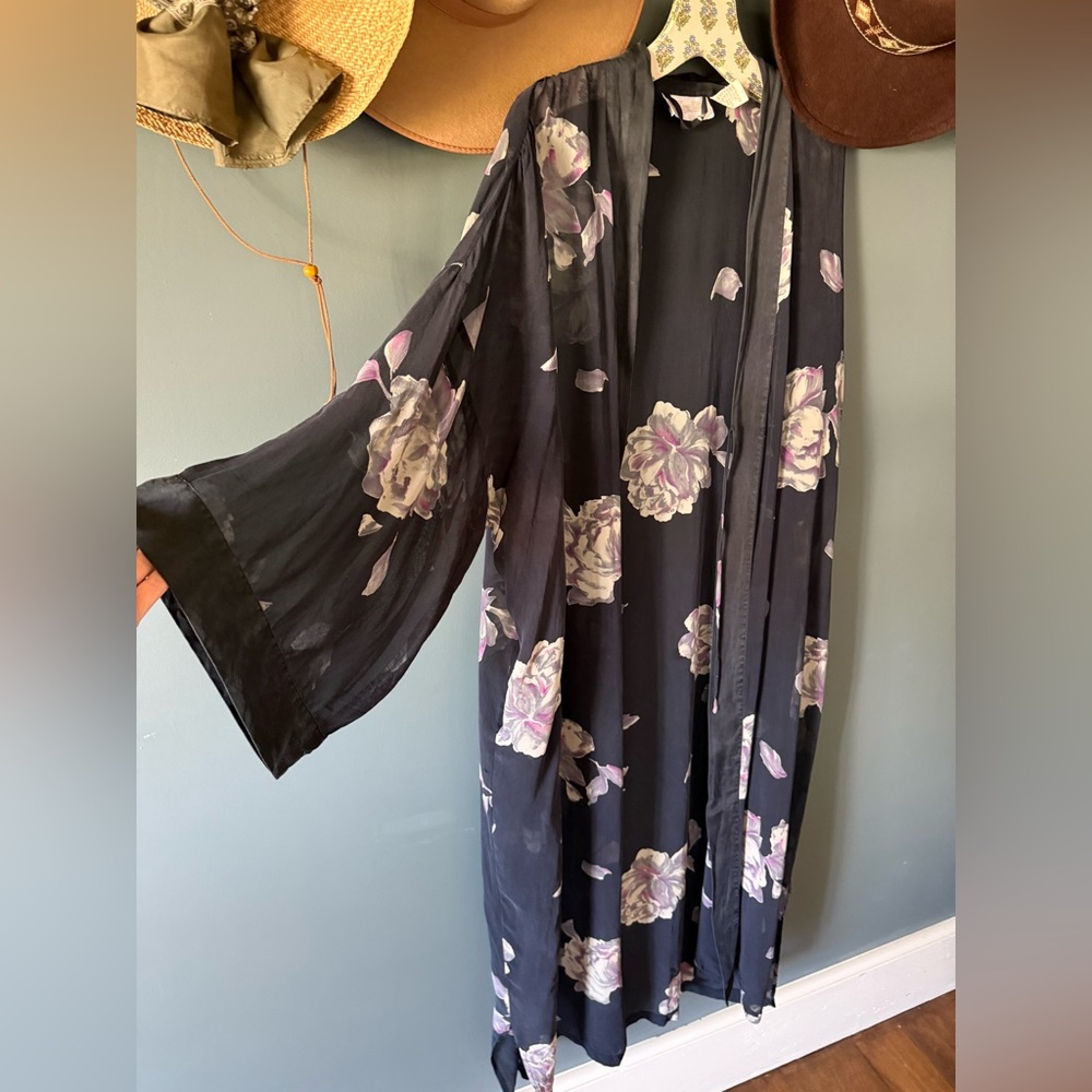 Vintage floral 100% Silk Duster Sheer Kimono sz medium / large
